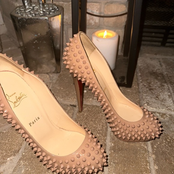 Christian Louboutin - Picture 4 of 8